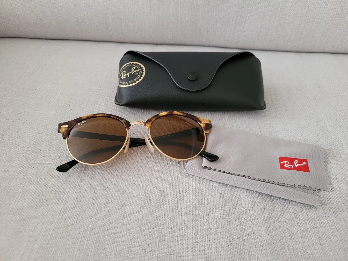 Ray-Ban RB4246 Clubround 1160
