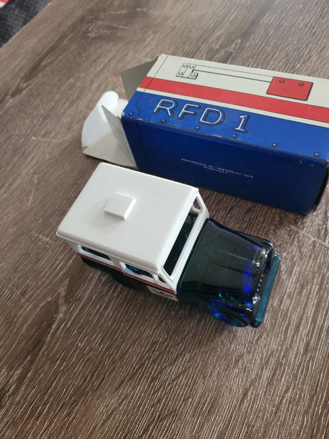 Avon Extra Special Male Deep Woods After Shave image indicator(3)