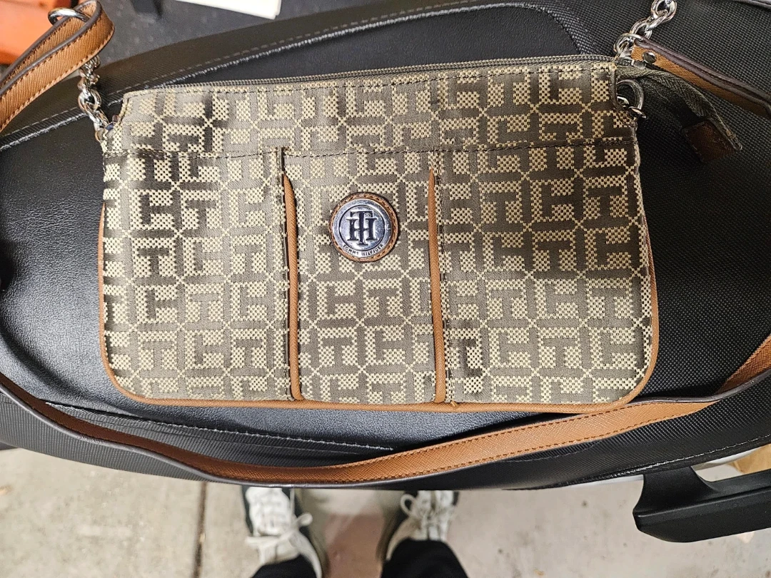 Tommy Hilfiger Crossbody Bag