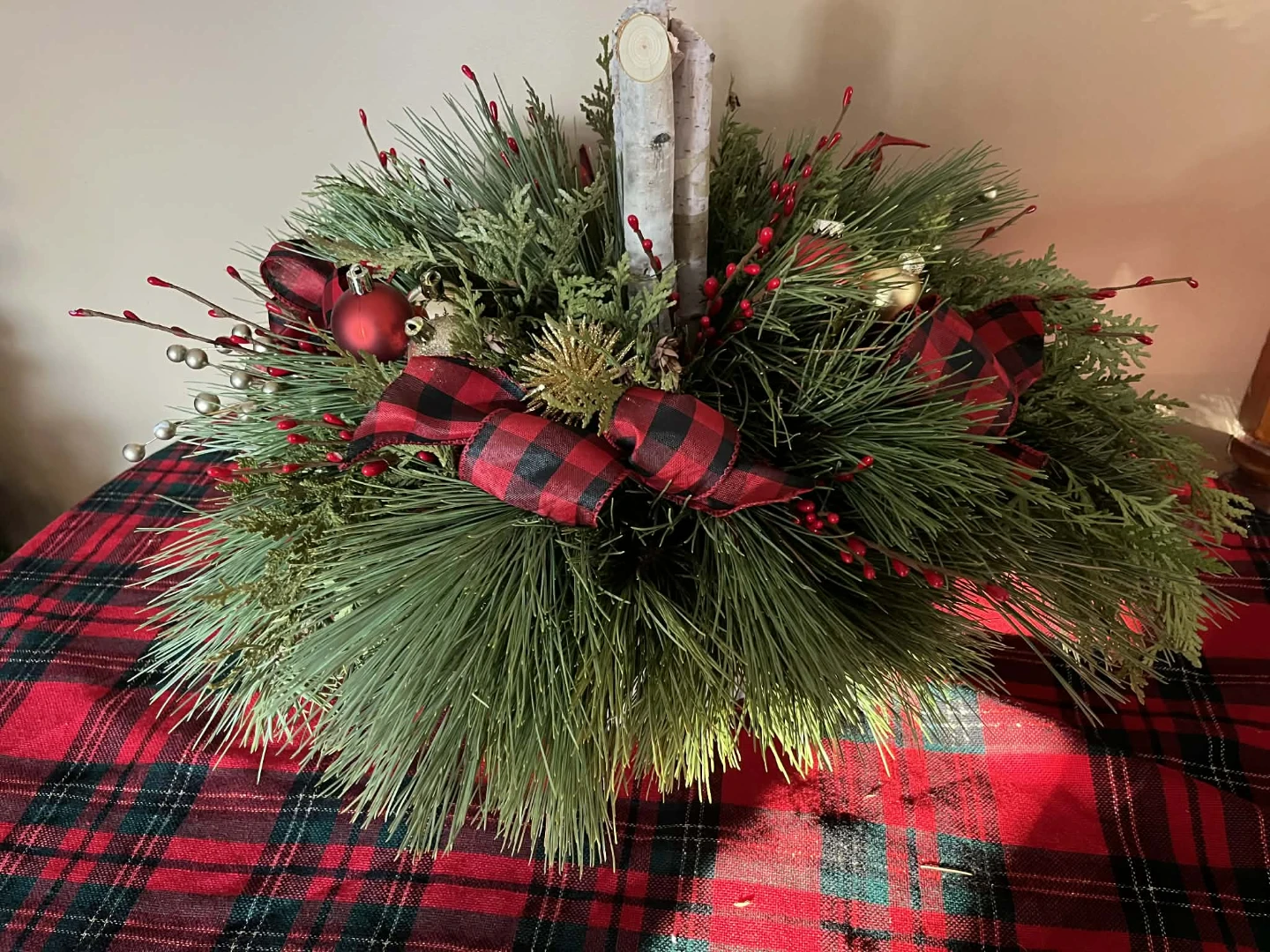 Christmas Centrepiece with Plaid Ribbon