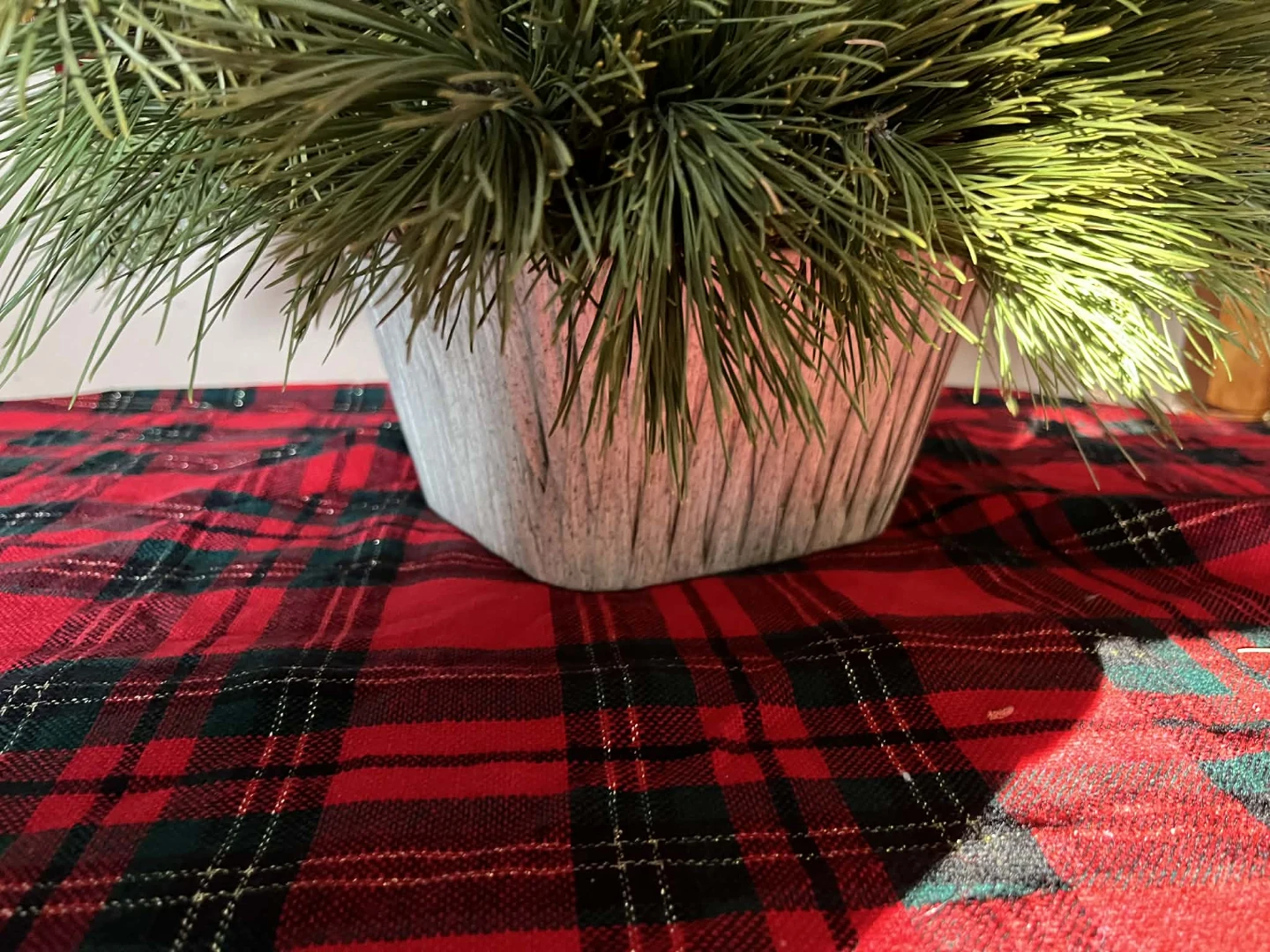 Christmas Centrepiece with Plaid Ribbon - photo 3