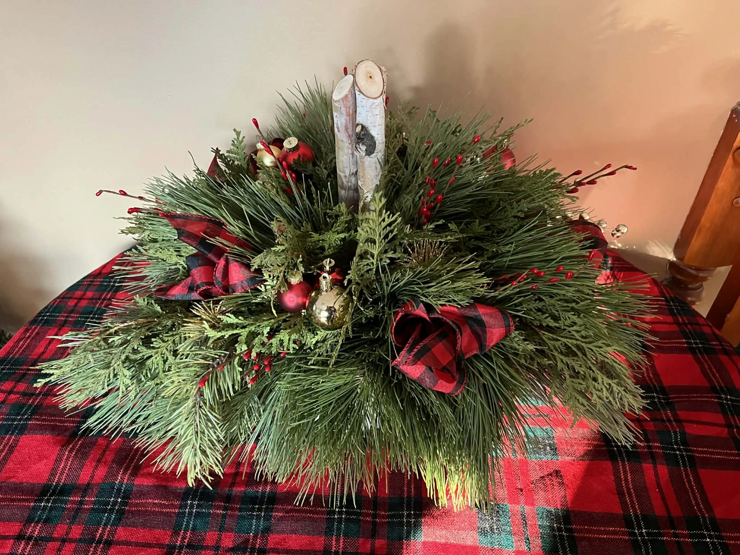 Christmas Centrepiece with Plaid Ribbon - photo 4