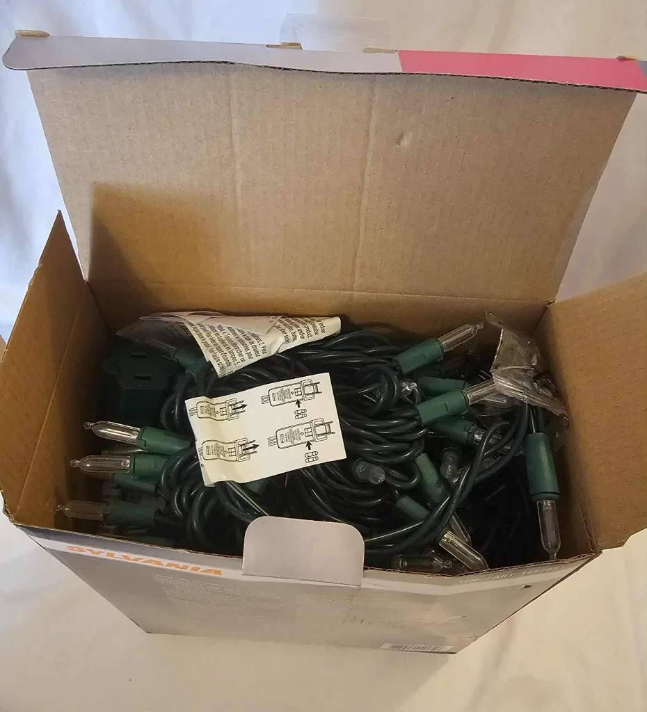 Pure White Sylvanna Stay-Lit Platinum LED Mini Lights image indicator(9)