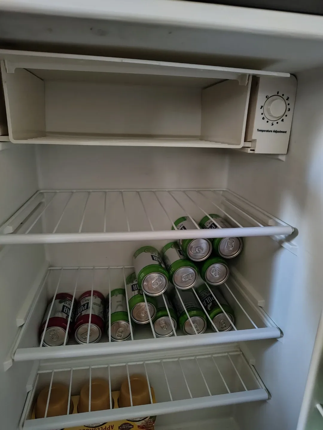 Igloo Single Door Mini Refrigerator image indicator(5)