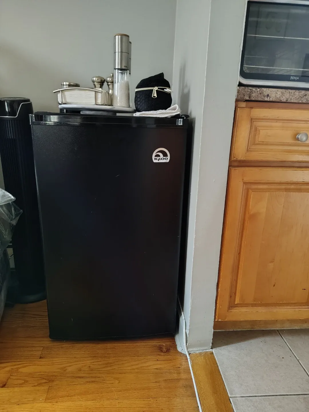 Igloo Single Door Mini Refrigerator image indicator(6)