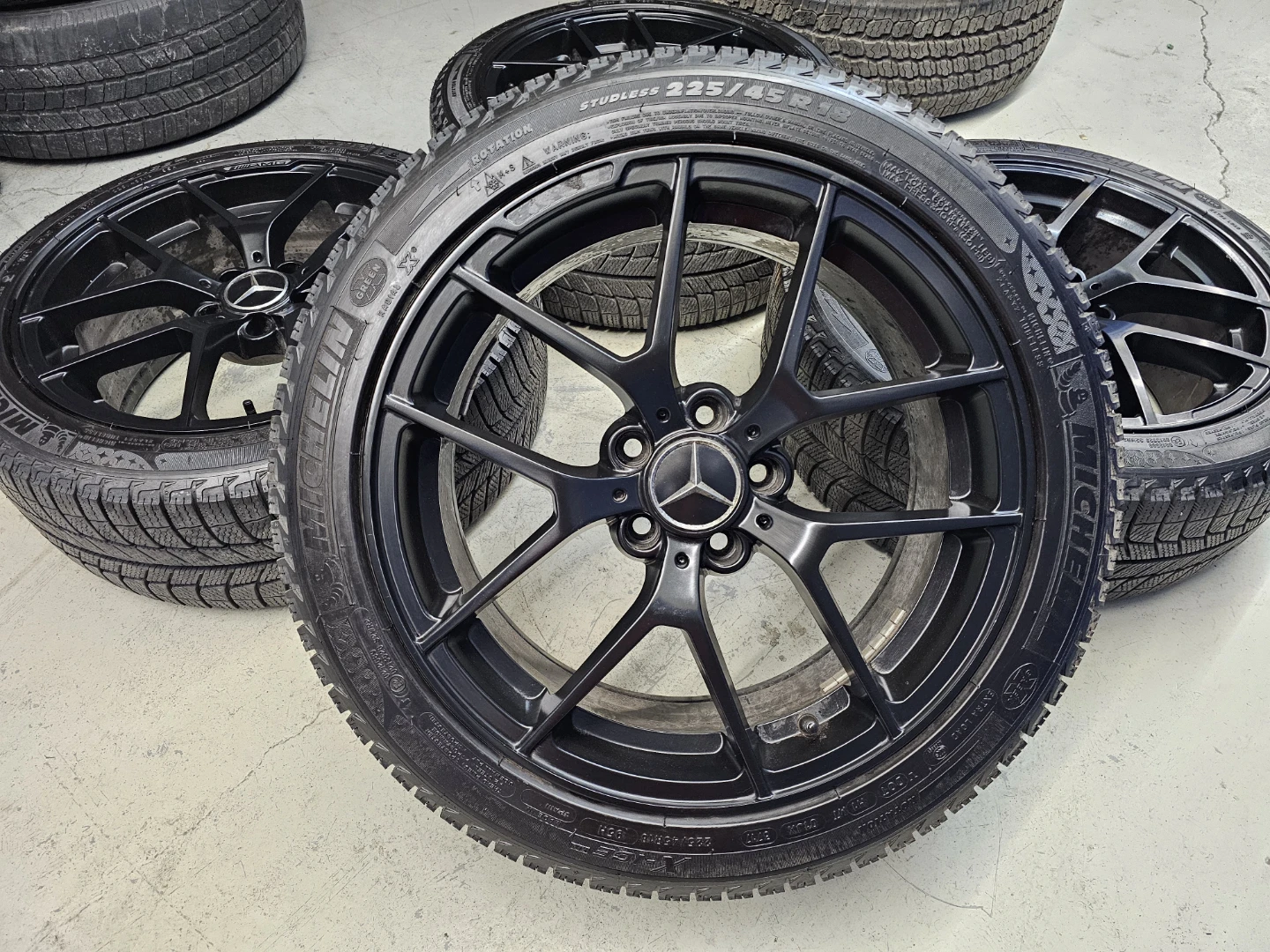 MERCEDES BENZ C-CLASS WINTER TIRES ON ALLOY RIMS 225/45 R18