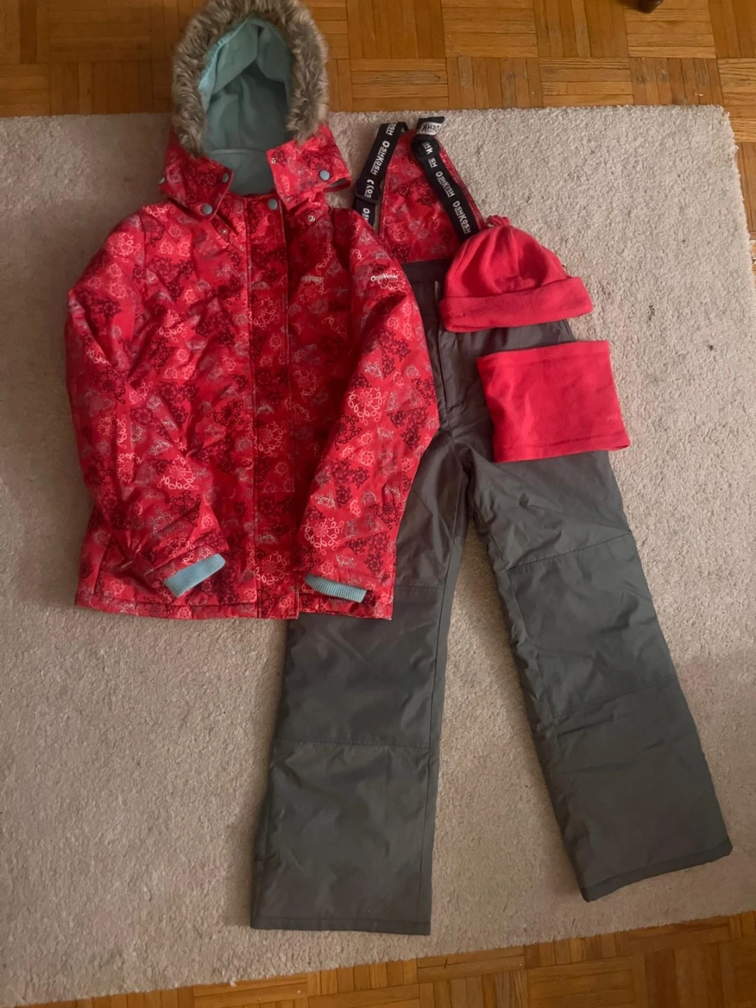 OshKosh B'gosh Ski Suit - Jacket, Pants, Hat & Neck Warmer 14