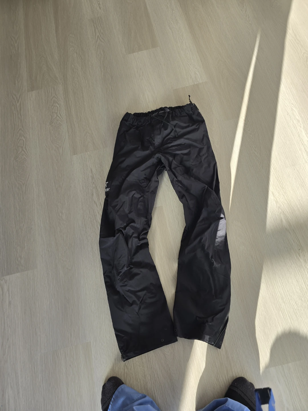 Arc'teryx Black Pants - Size Large - photo 4