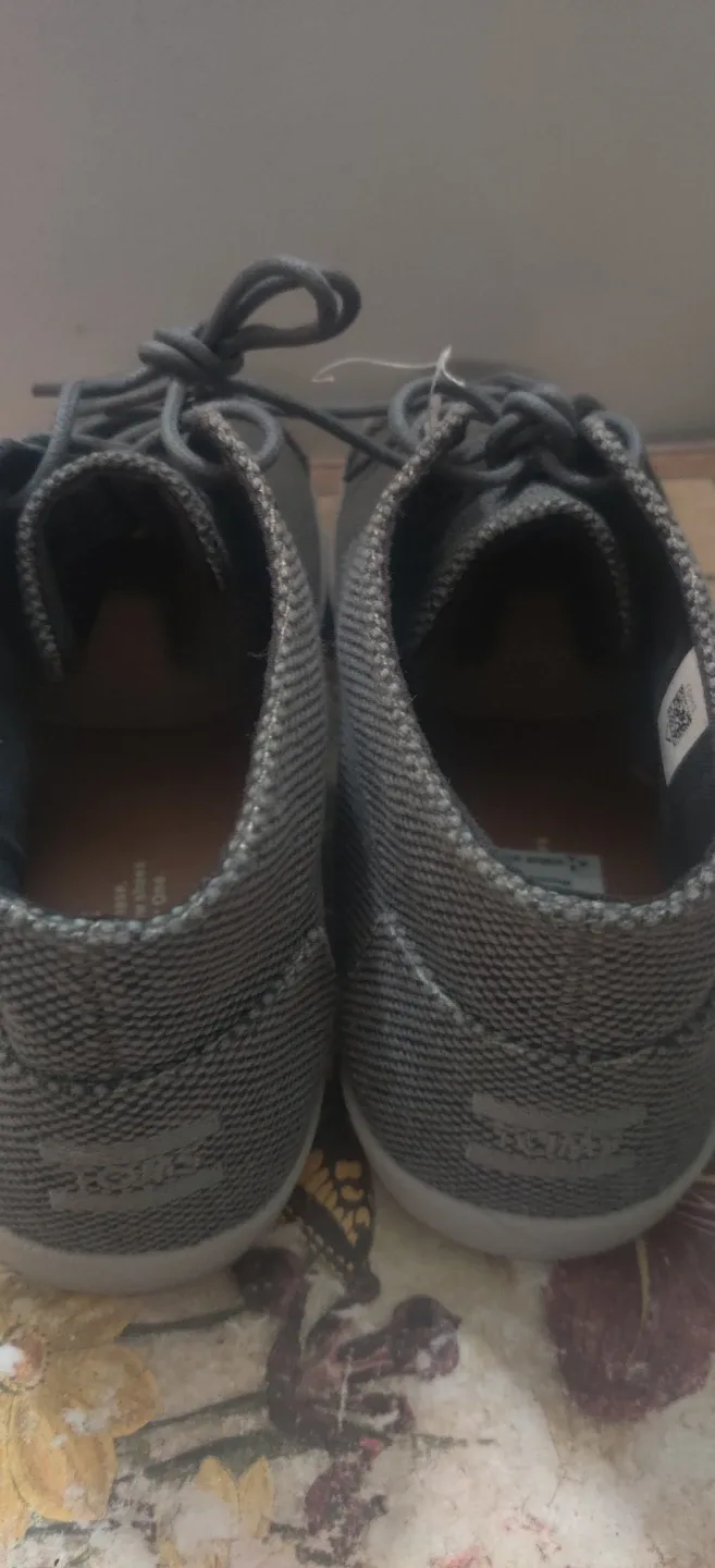 TOMS Grey Shoes - Size 10 mens image indicator(6)