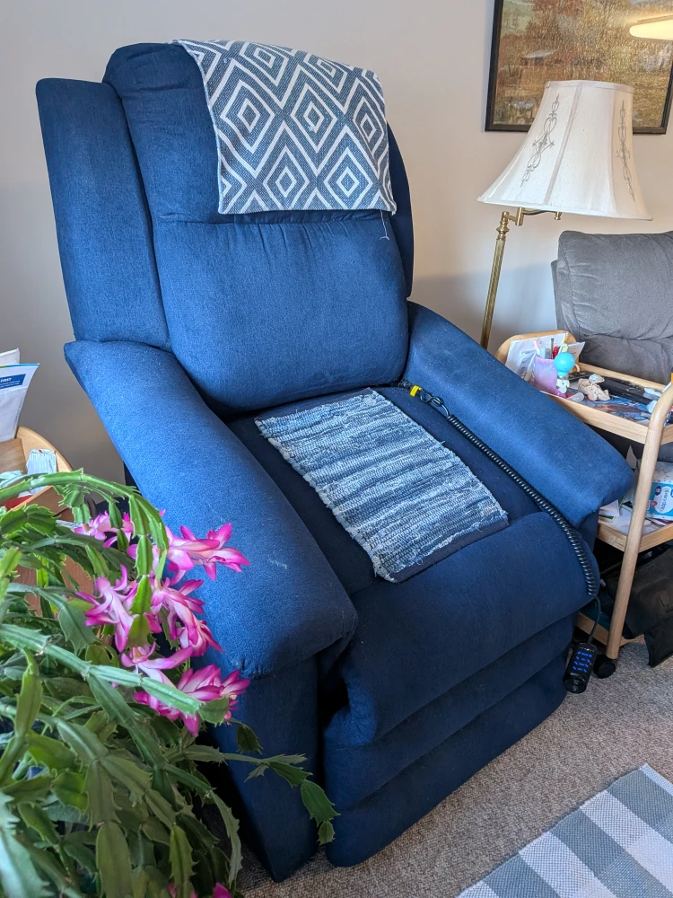 Blue Lift Chair Recliner - photo 3
