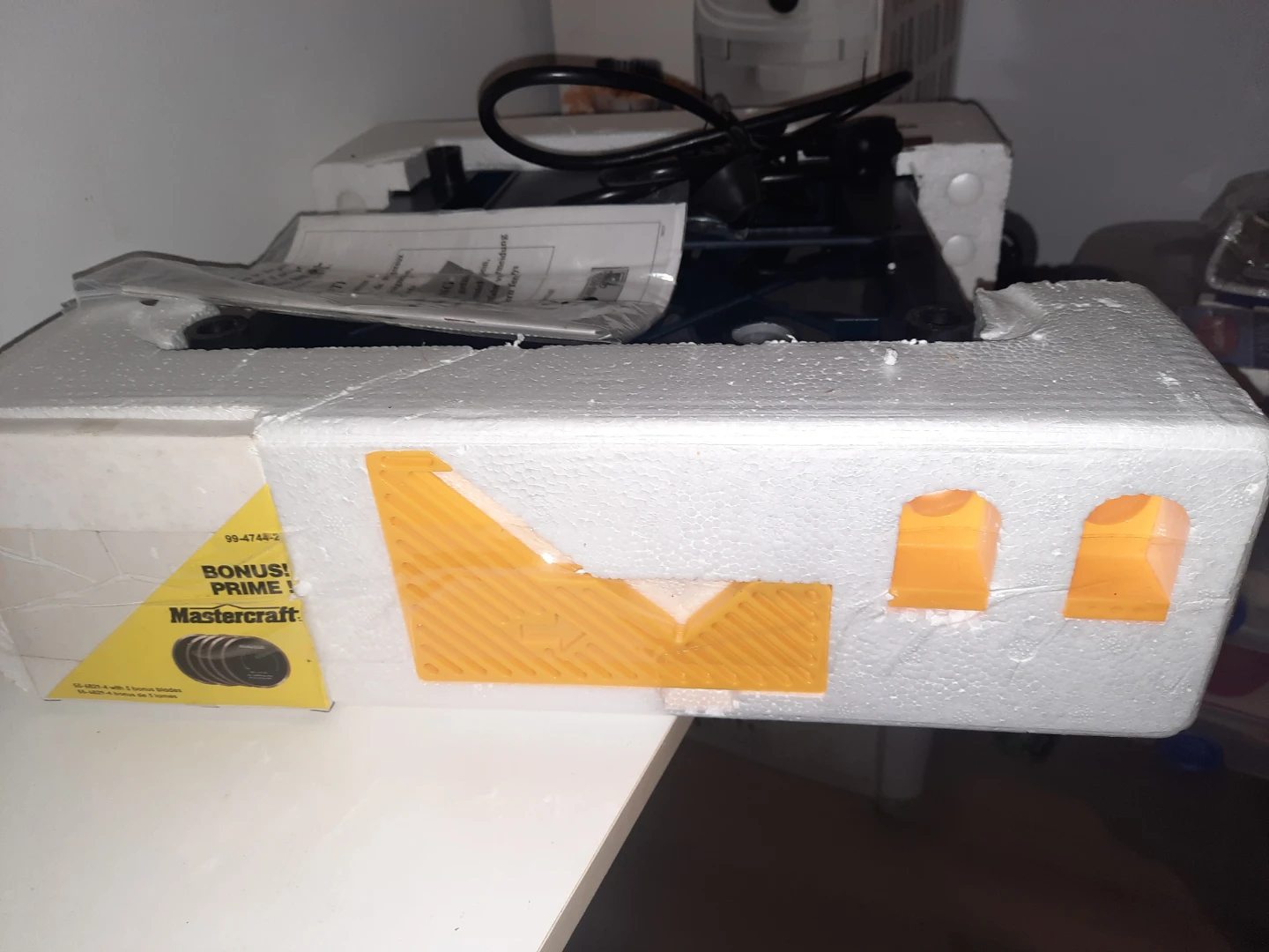 Mastercraft Wet Tile Saw - Brand New with 5 Bonus Blades - photo 2