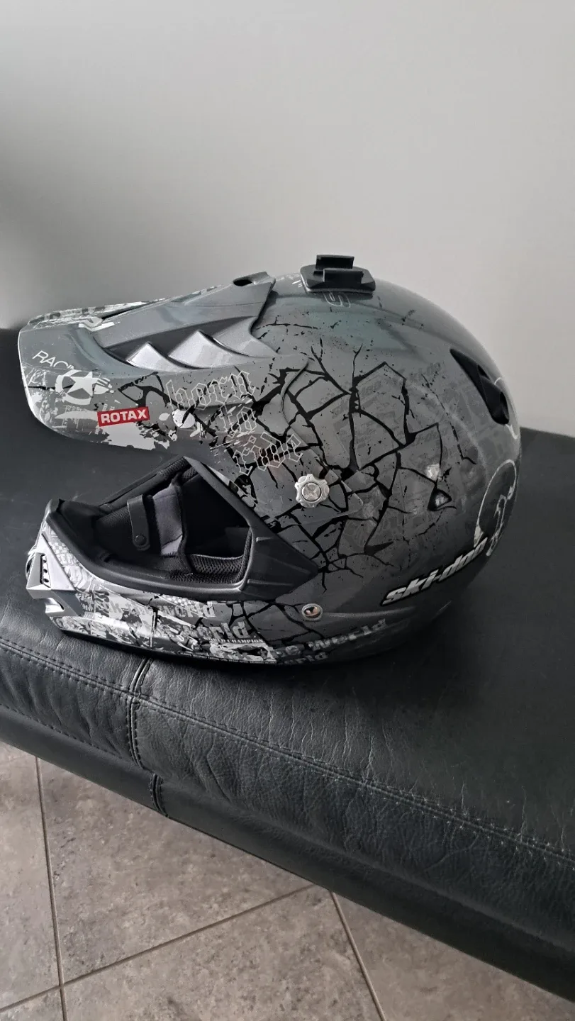 BRP Snowmobile Helmet XL image indicator(2)