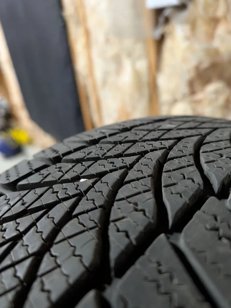 (4)-205/55R16 Winter Tires On Saab Alloy Rims 5x100 image indicator(3)