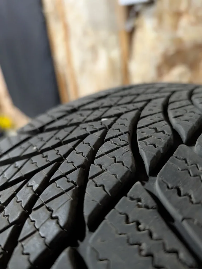 (4)-205/55R16 Winter Tires On Saab Alloy Rims 5x100 image indicator(5)