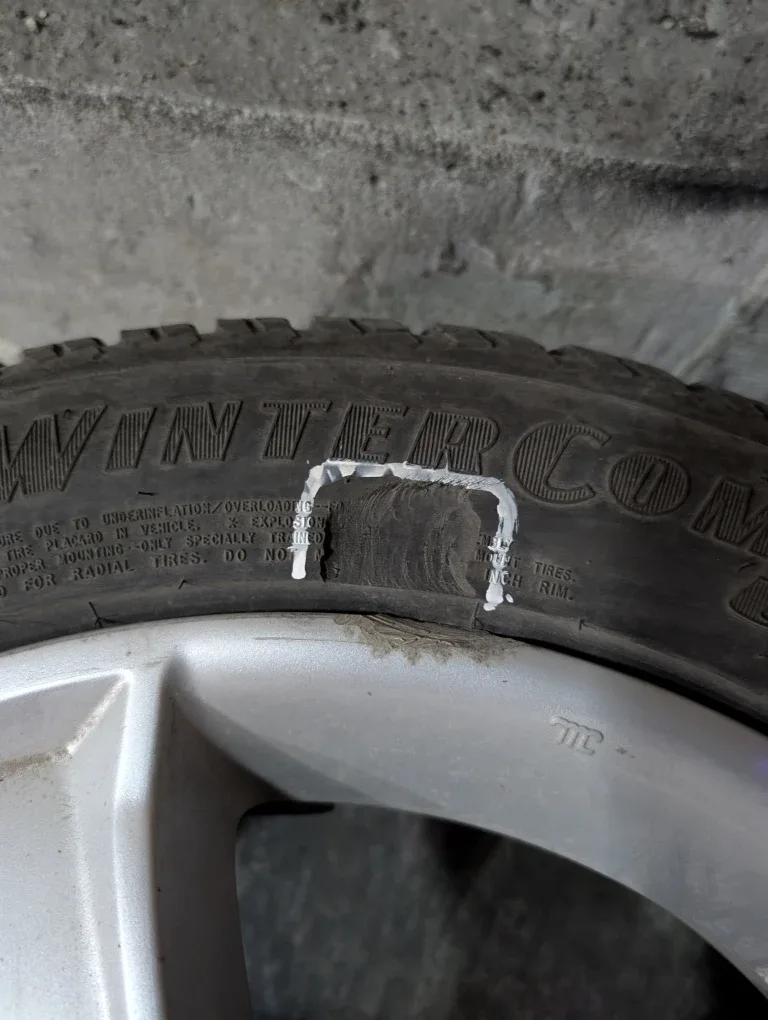 (4)-205/55R16 Winter Tires On Saab Alloy Rims 5x100 image indicator(9)