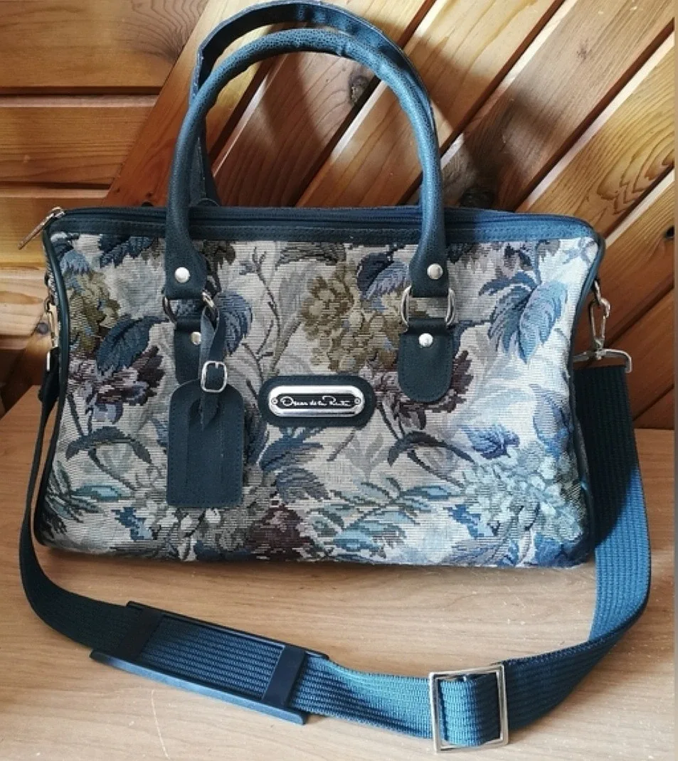 Vintage Oscar De La Renta Bag image indicator(2)