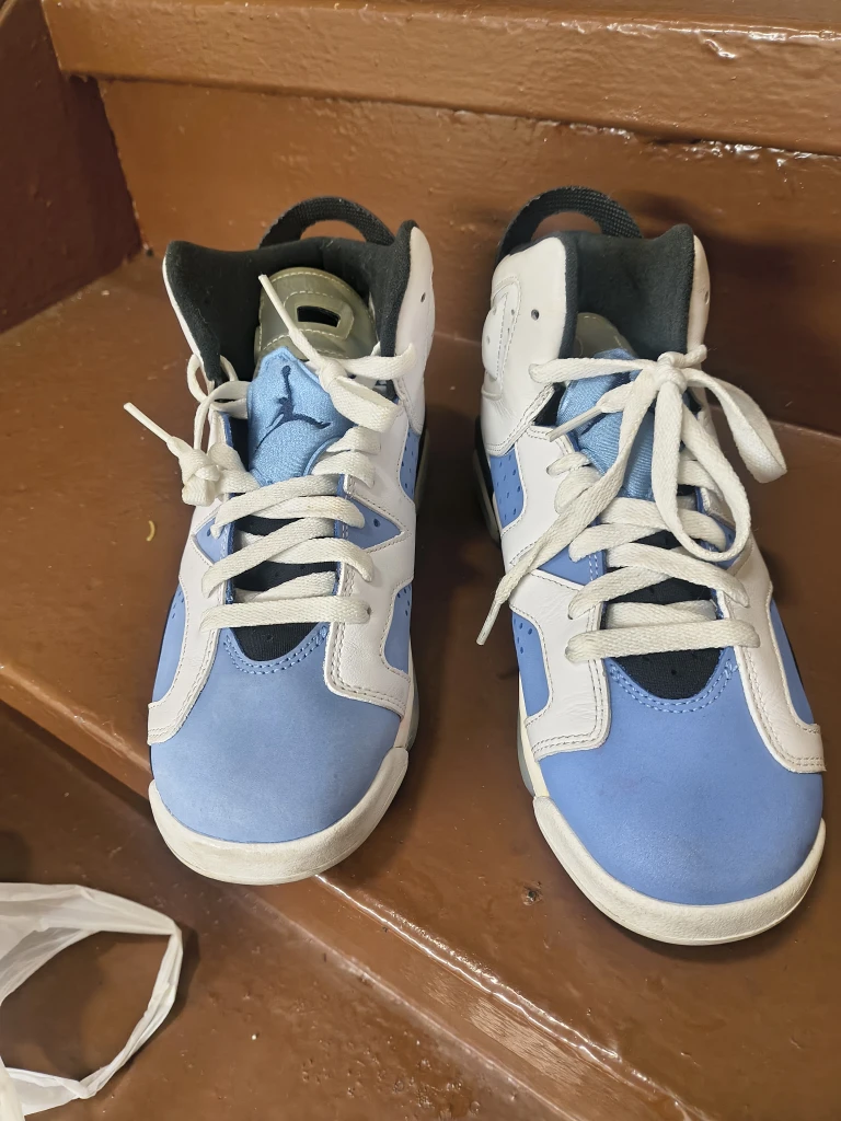 Jordan 6 Retro UNC Blue White - photo 3