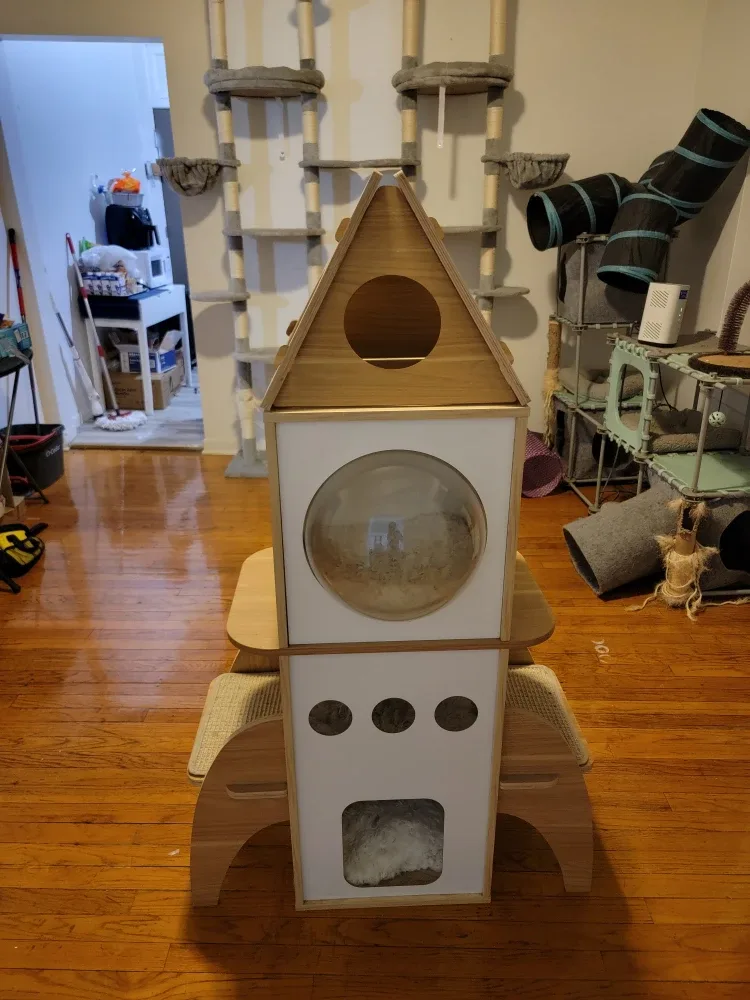Spaceship Cat Tree Tower Condo