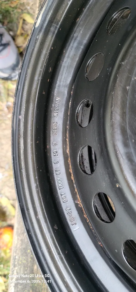 Nissan Steel Wheels - Set of 4 image indicator(9)