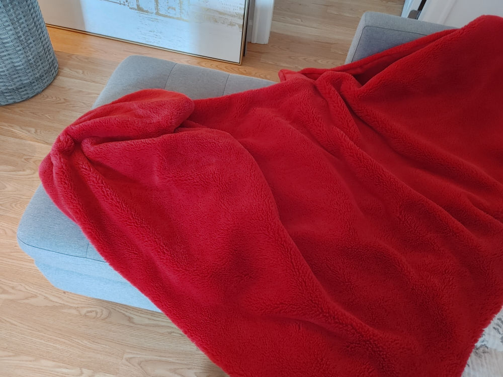 Red Fleece Throw Blanket - photo 3