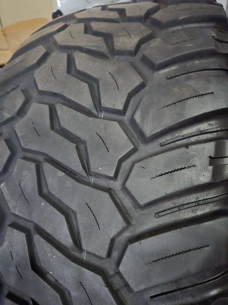 Antares Tires Set - photo 3