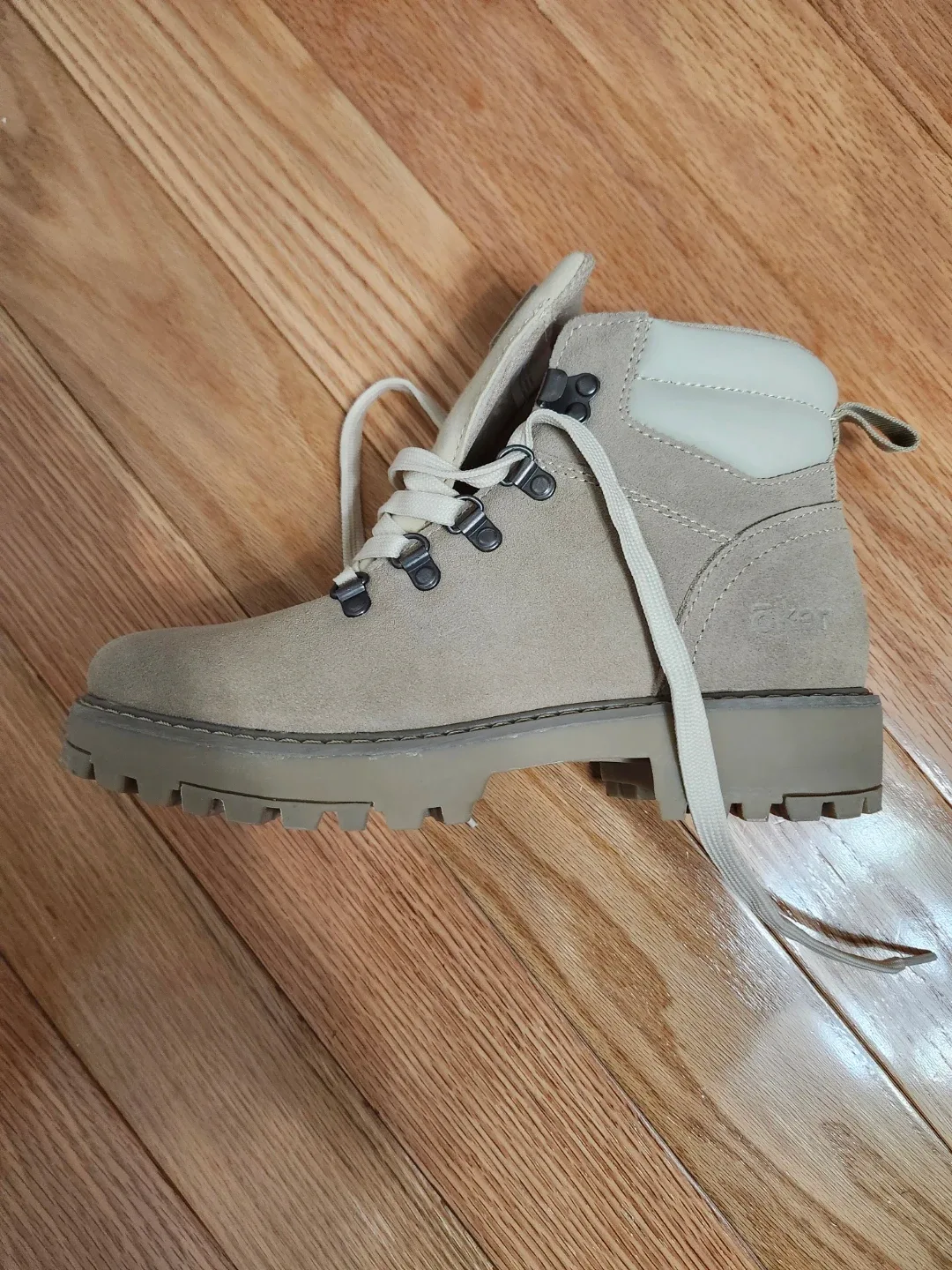 Oker Hiking Boots - Size 8 image indicator(3)