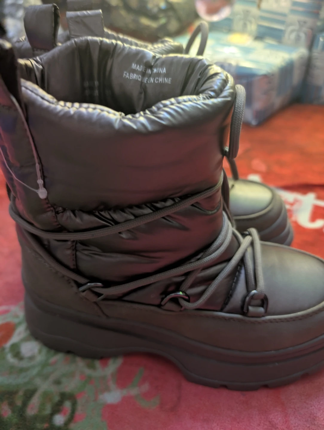 Brand new Joe Fresh Girls Puffer Boots - Size 6 - photo 2