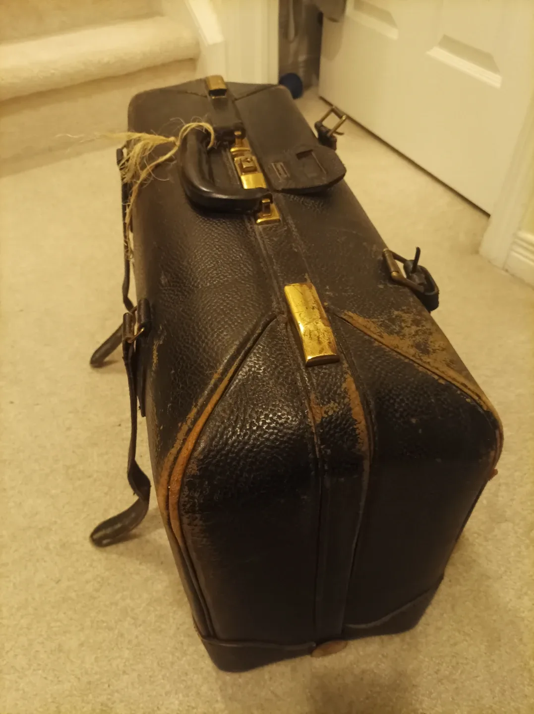 Eatonia Vintage Brown Leather Suitcase image indicator(10)