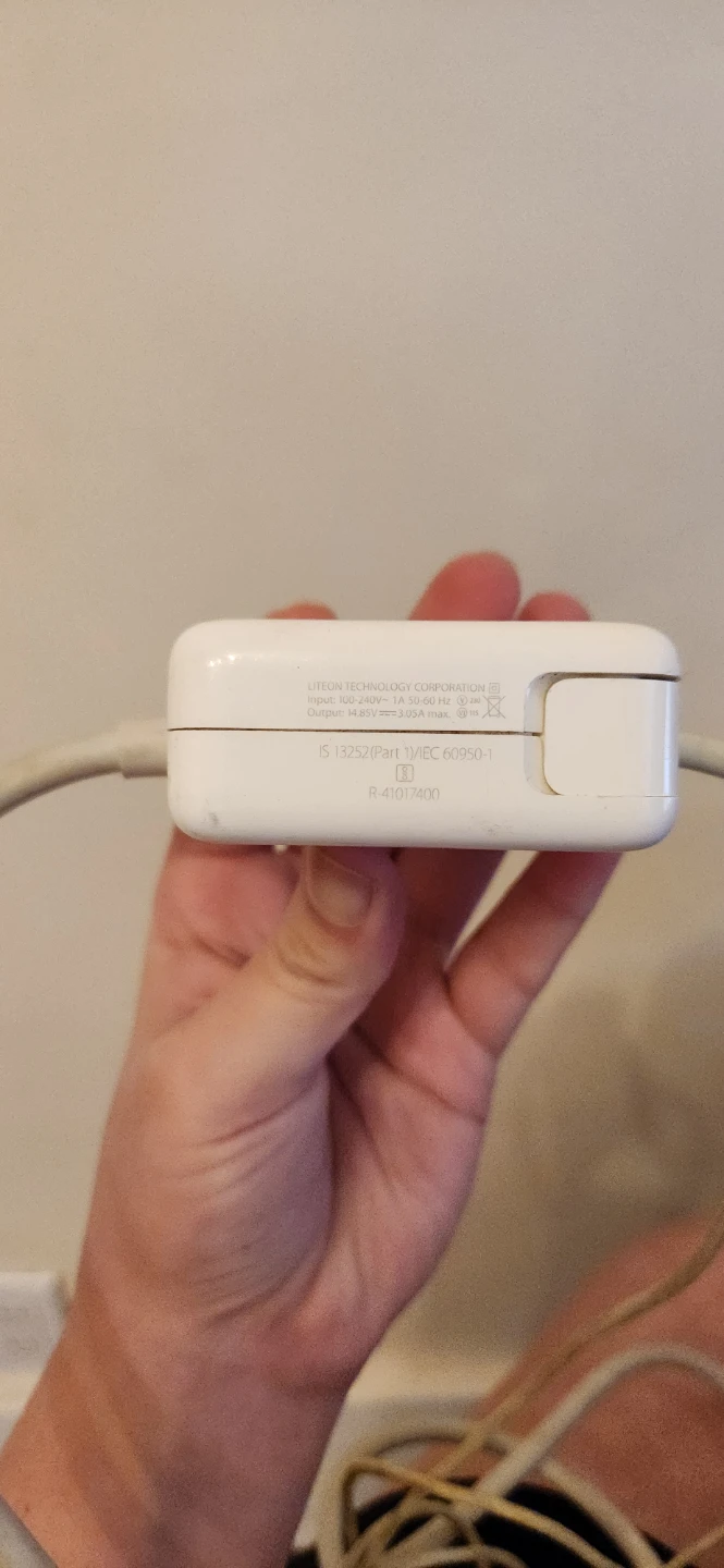 Apple 45W MagSafe 2 Power Adapter - photo 2