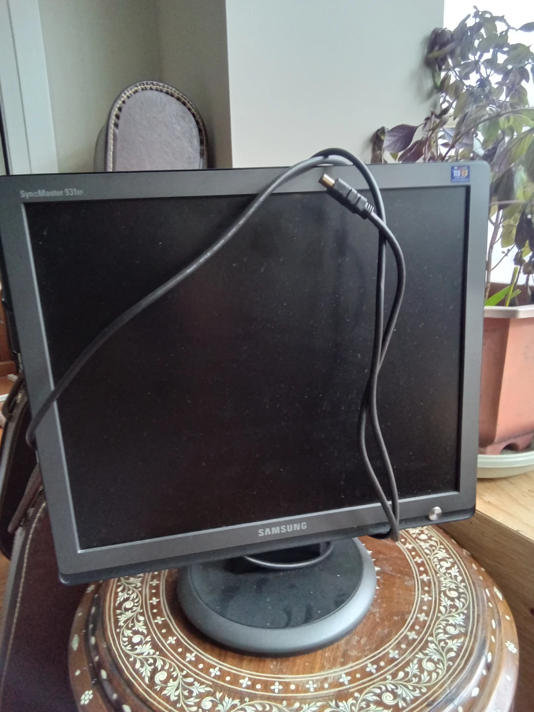 Samsung Flat Screen Monitor - photo 3