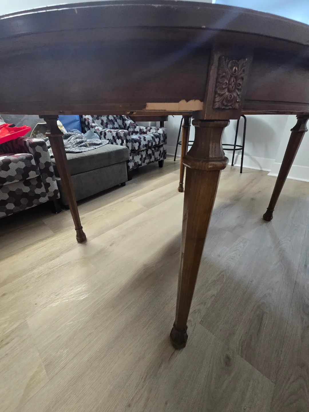 Oval Wooden Dining Table (59 x 41 inches) image indicator(7)