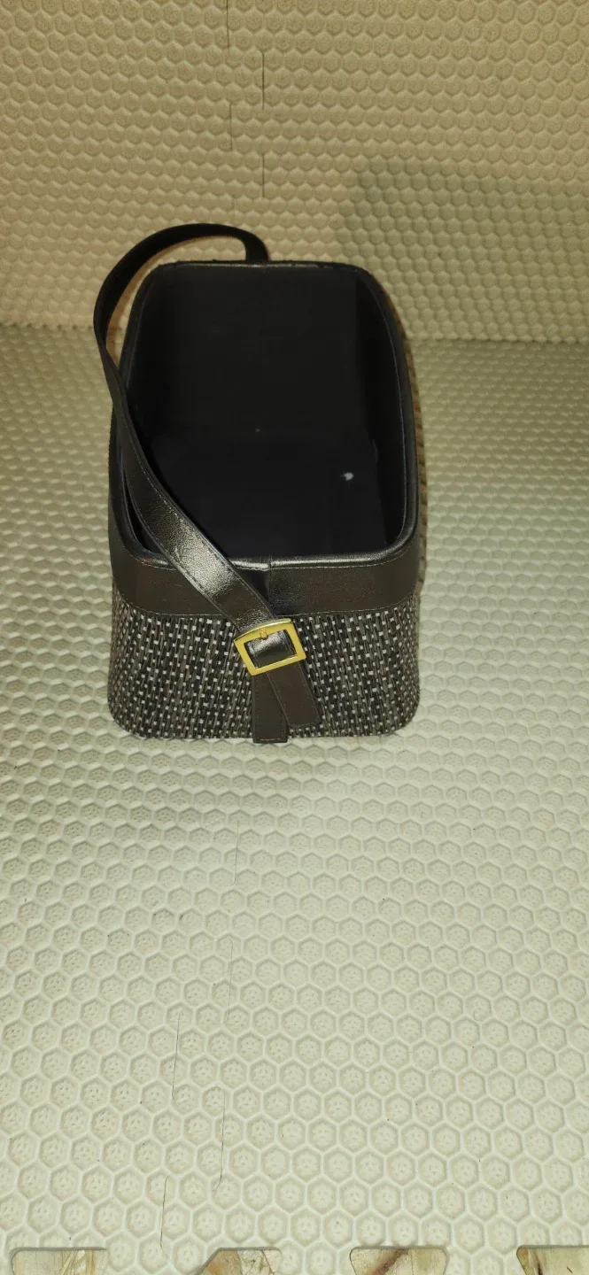 Woven Basket with Handle - Great Condition! image indicator(4)