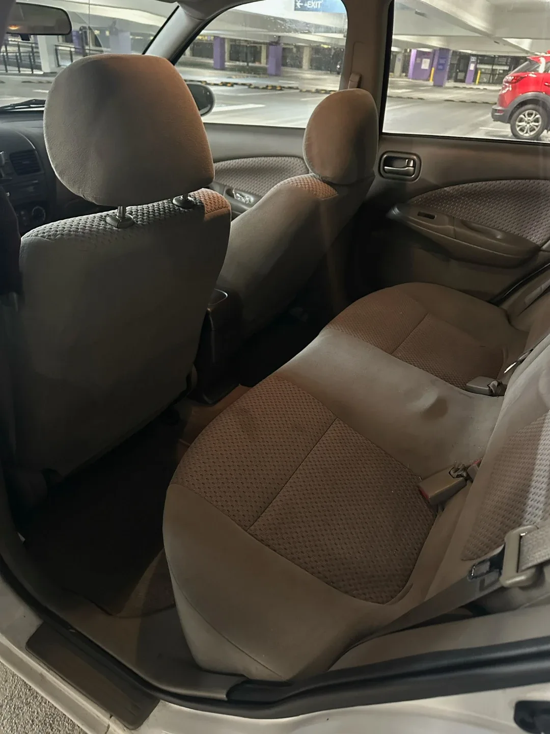 Nissan Sentra Sedan - Silver image indicator(2)