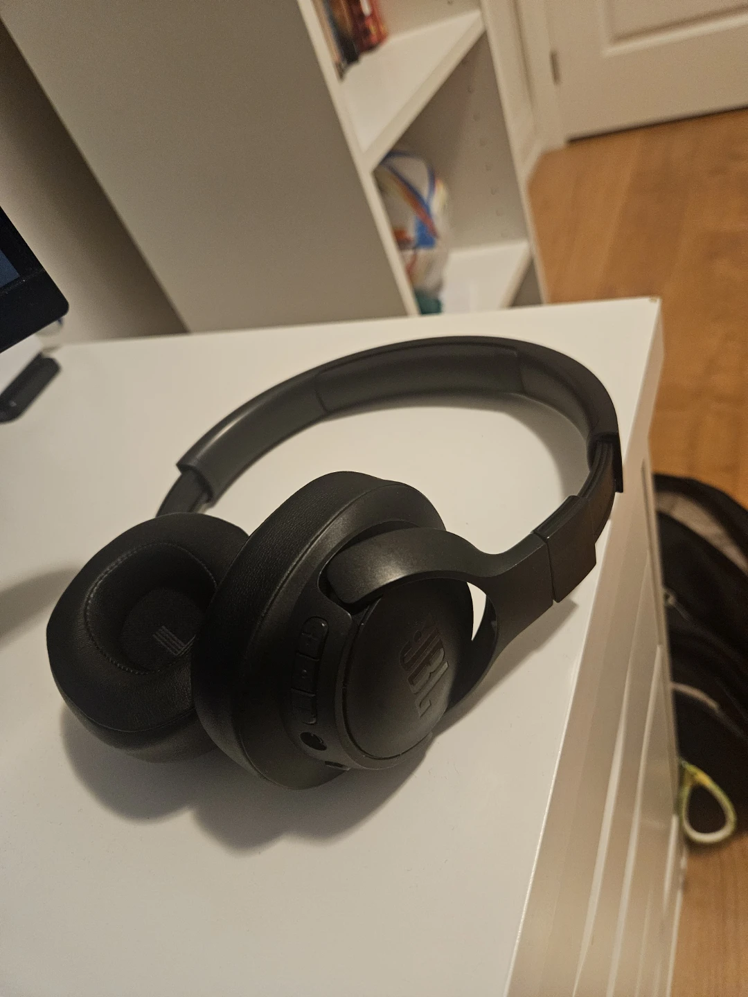 JBL Tune 720BT Wireless Headphones - Black