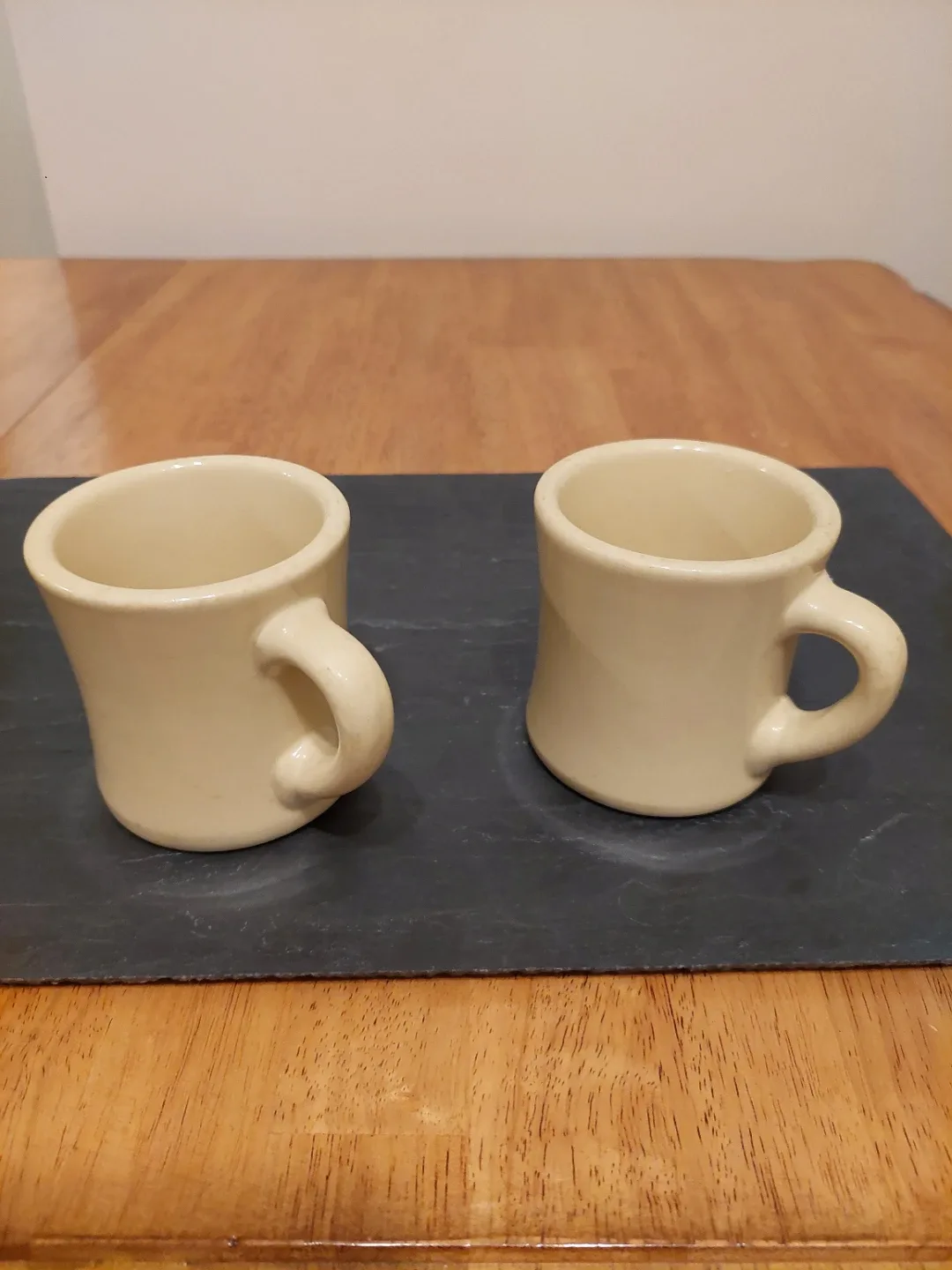 Victor Cream-Coloured Coffee Mugs - Set of 2 image indicator(4)