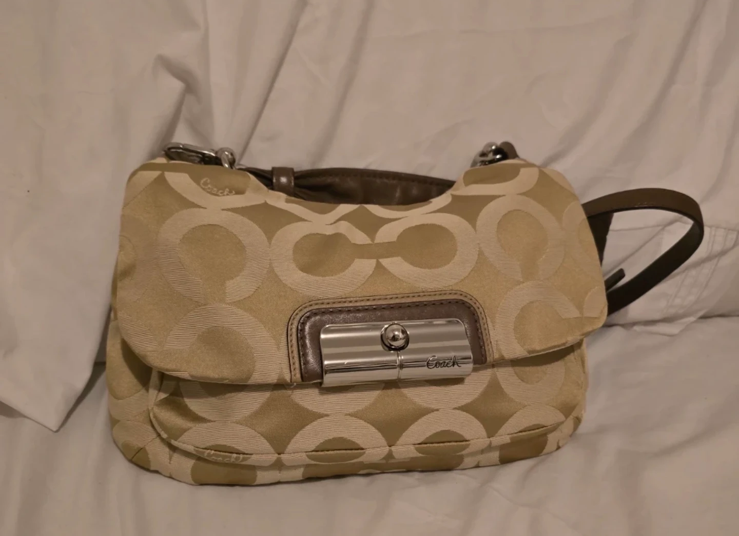 Coach Signature Hobo Bag Excellent New 😍