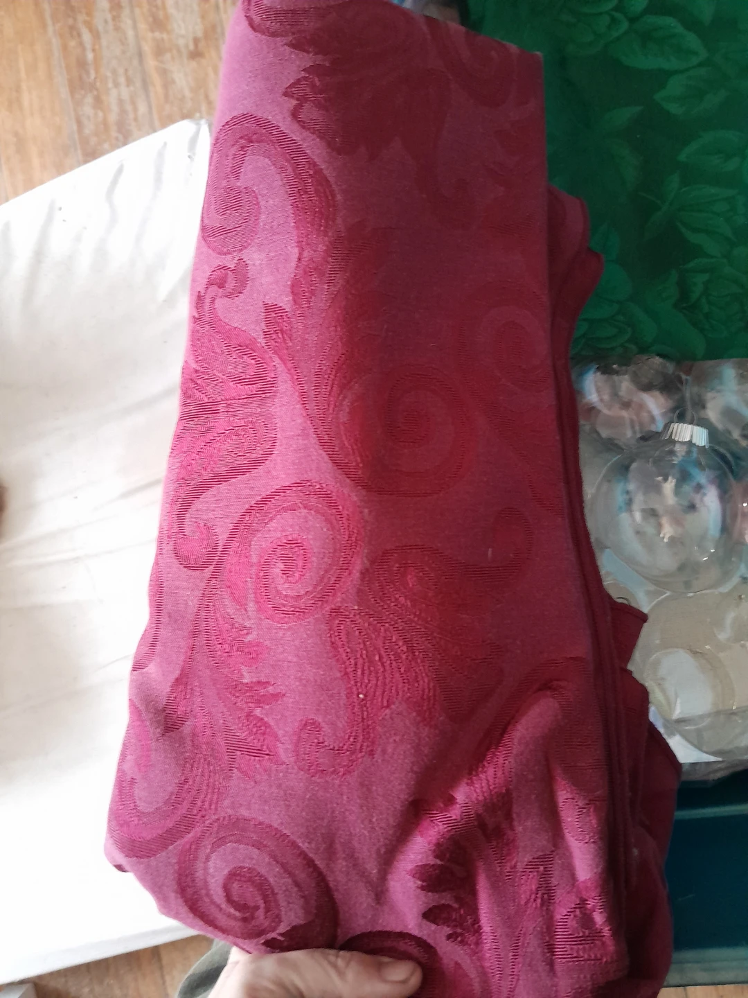 Table cloths - Red and Green