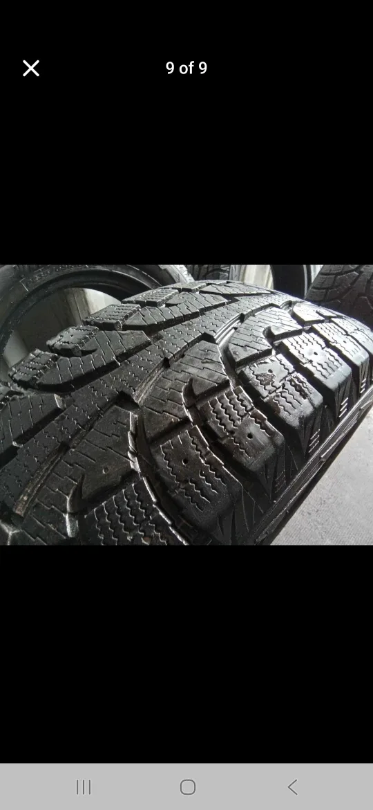 Set of 4 HANKOOK winter tires  (235 65 18) LIKE NEW image indicator(8)