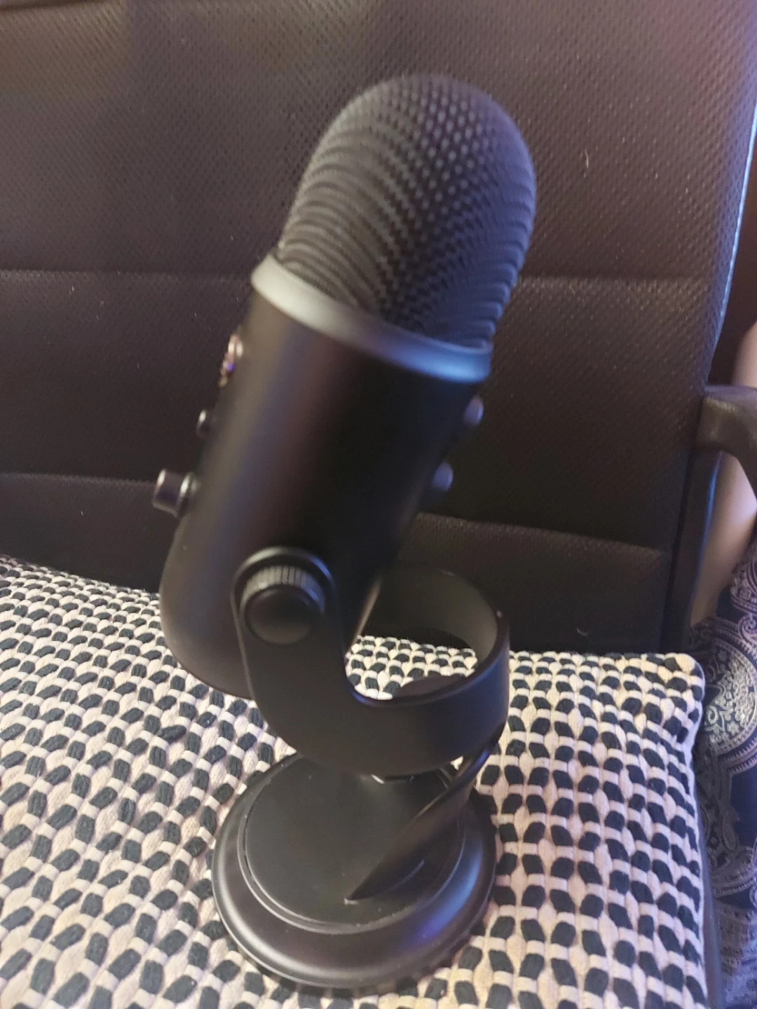 Blue Yeti USB Microphone - Black - photo 2