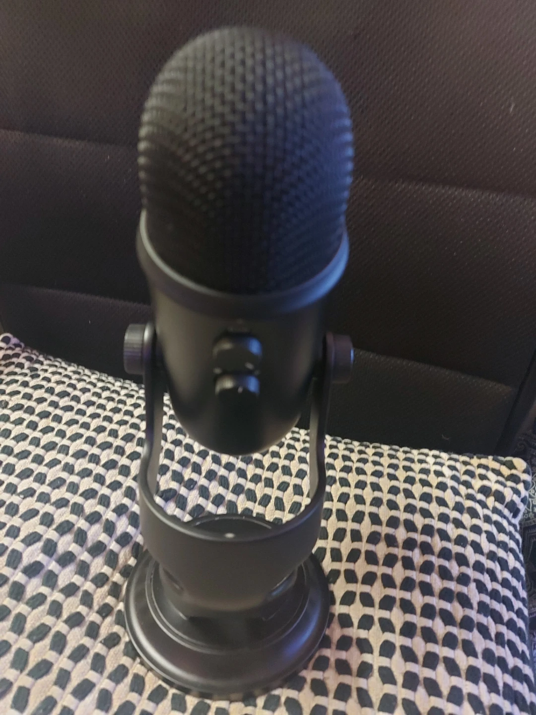Blue Yeti USB Microphone - Black - photo 3