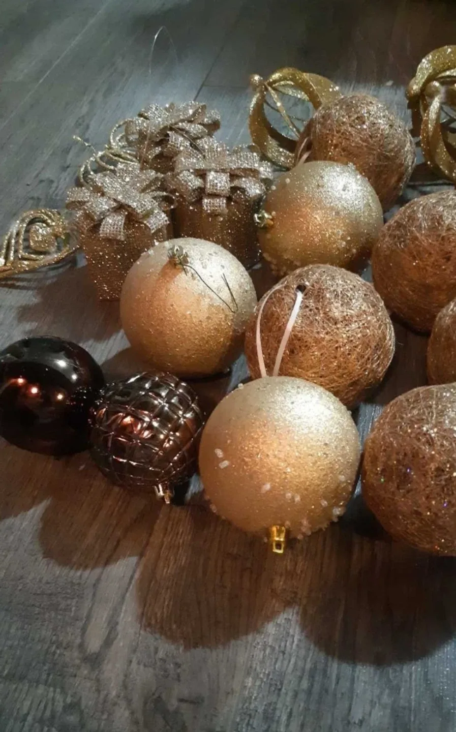 Large Gold Christmas Tree Ornaments image indicator(2)