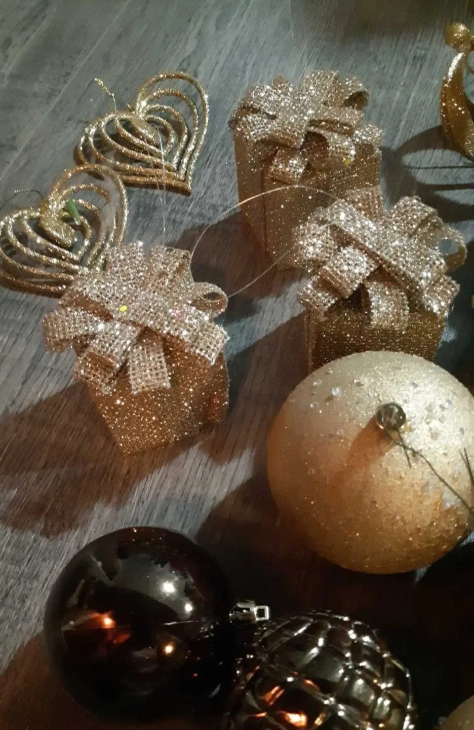 Large Gold Christmas Tree Ornaments image indicator(4)