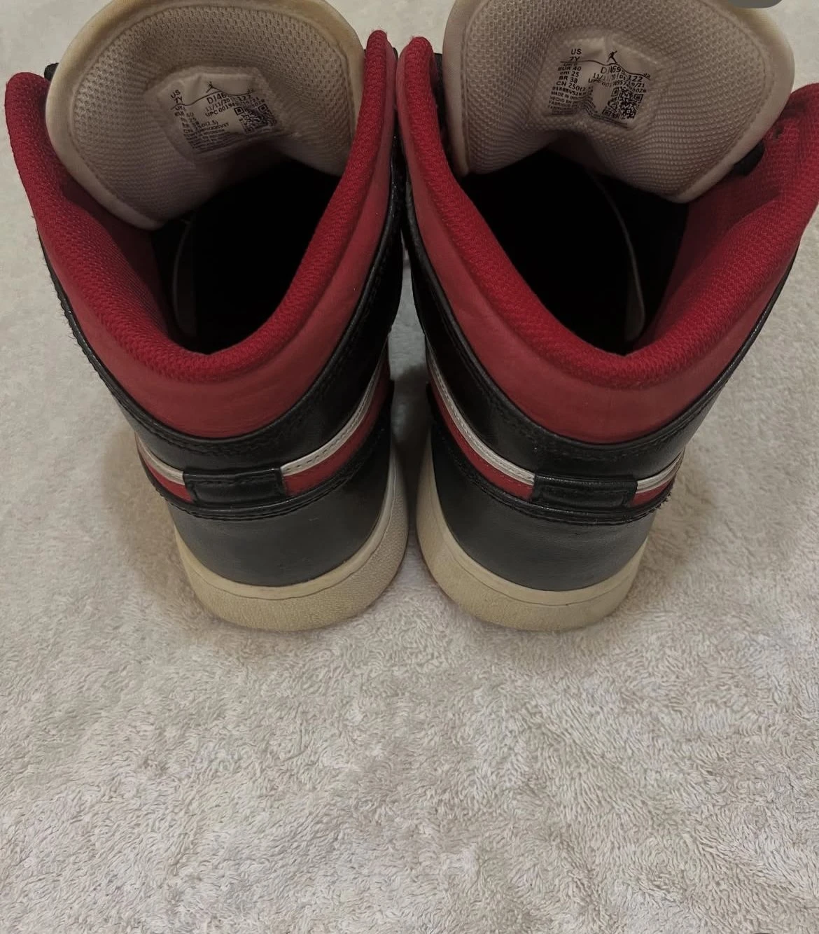 Air Jordan 1 Mid (GS) White/Red-Black, Size 7Y