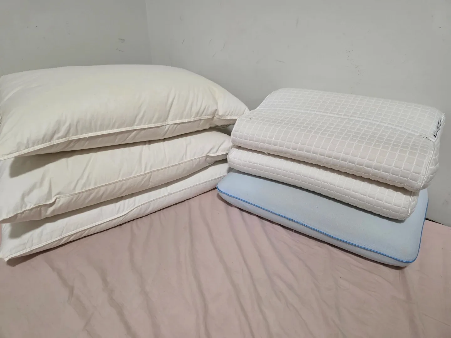 Assorted Pillows - Various Sizes image indicator(2)