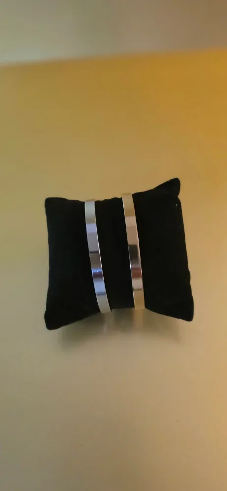 Metal Cuff Bracelets - Gold & Silver image indicator(4)