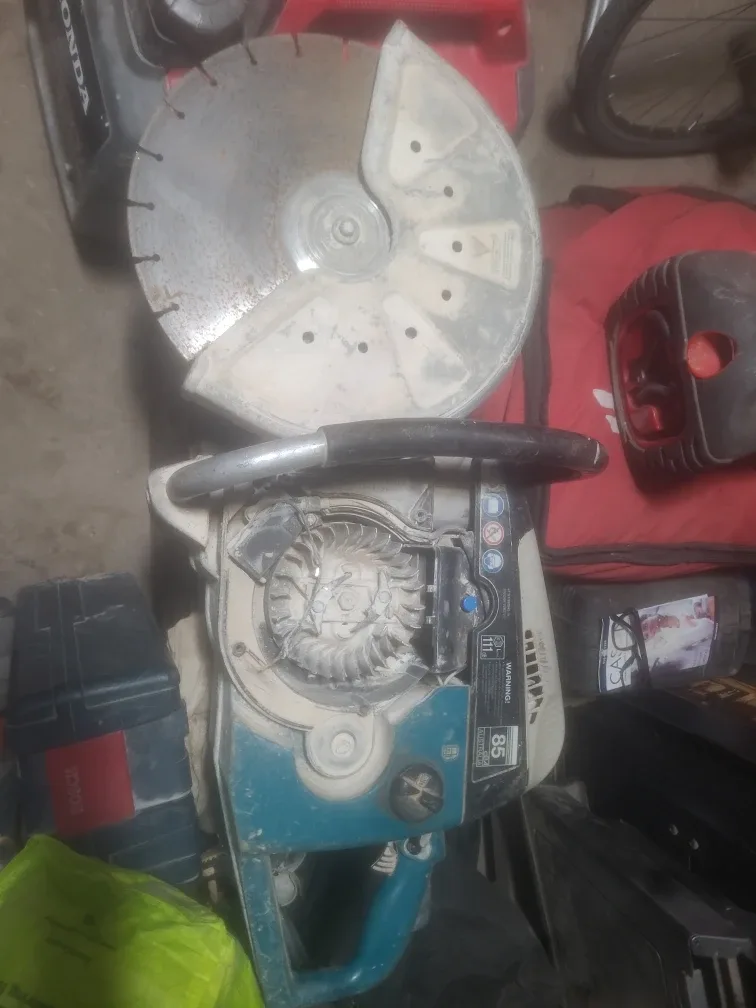 Makita DPC 7311 Cut-Off Saw