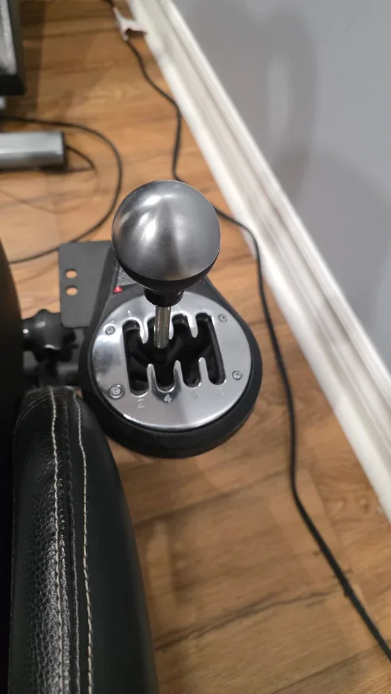 Playseat Racing Seat with Thrustmaster Ferrari Wheel image indicator(3)