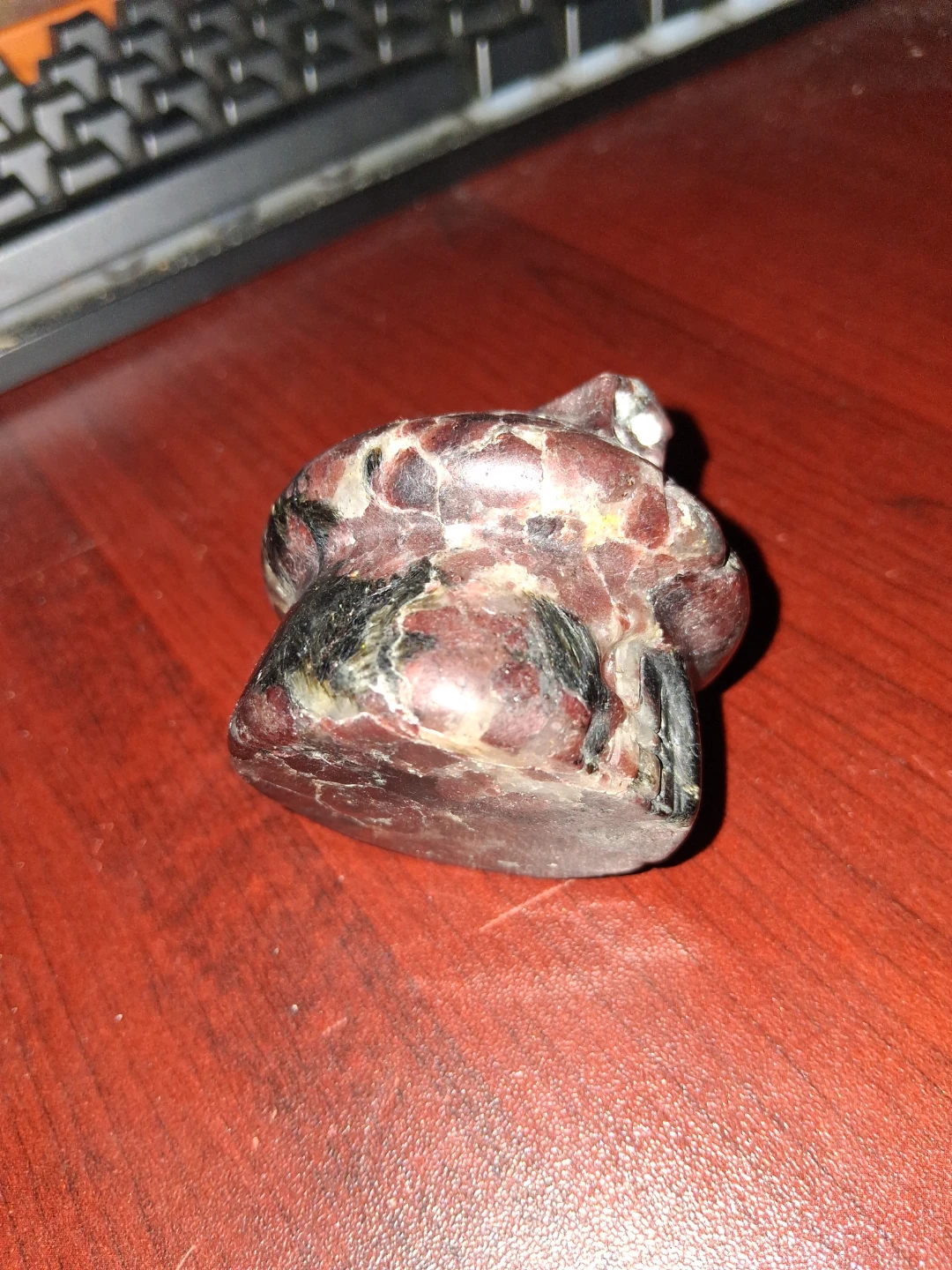 Arfvedsonite & Garnet Mineral Carved Mushroom House - photo 2