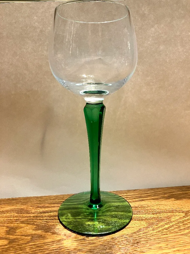 Green Stem Wine Glasses image indicator(2)