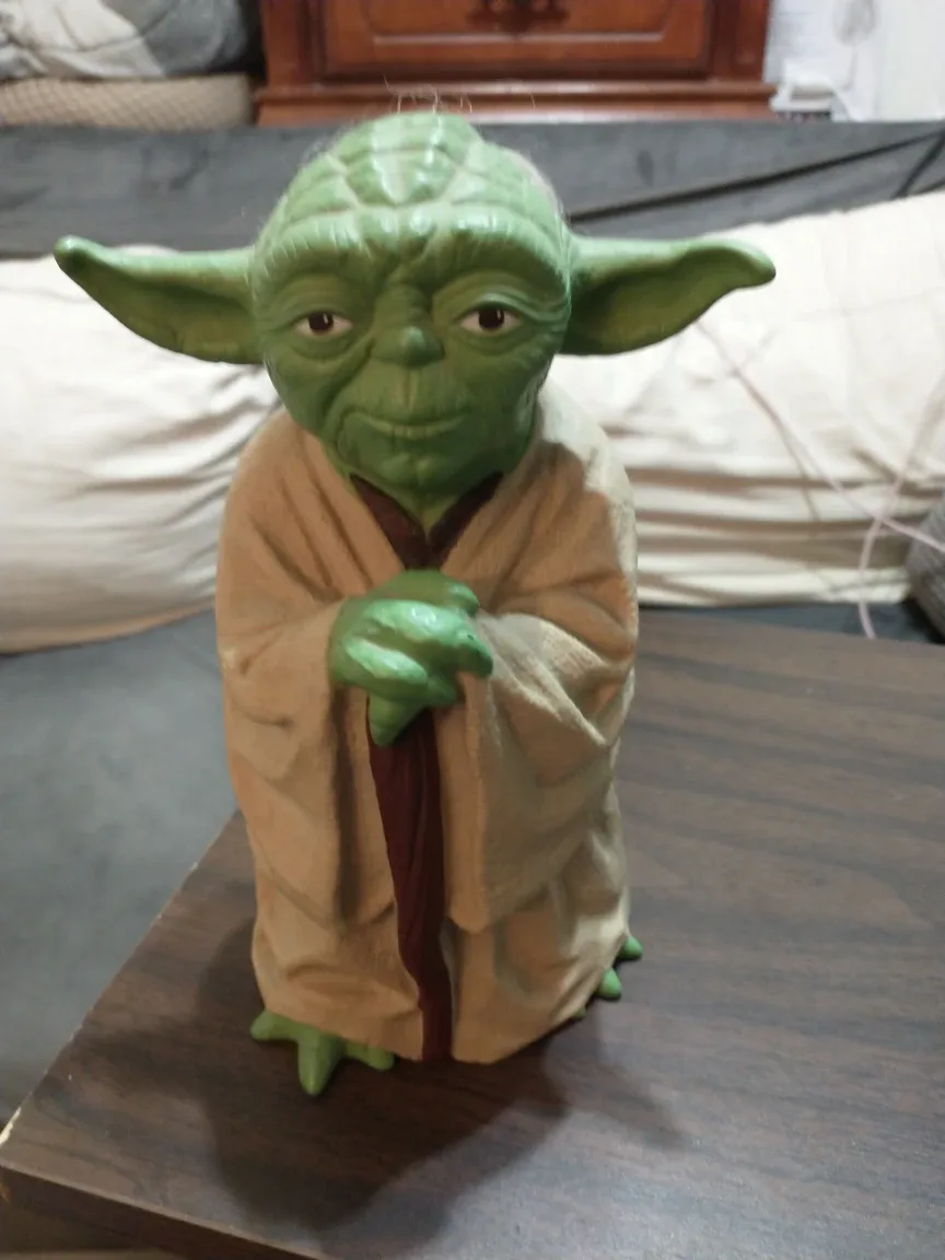 8+" rubber figurine of Yoda